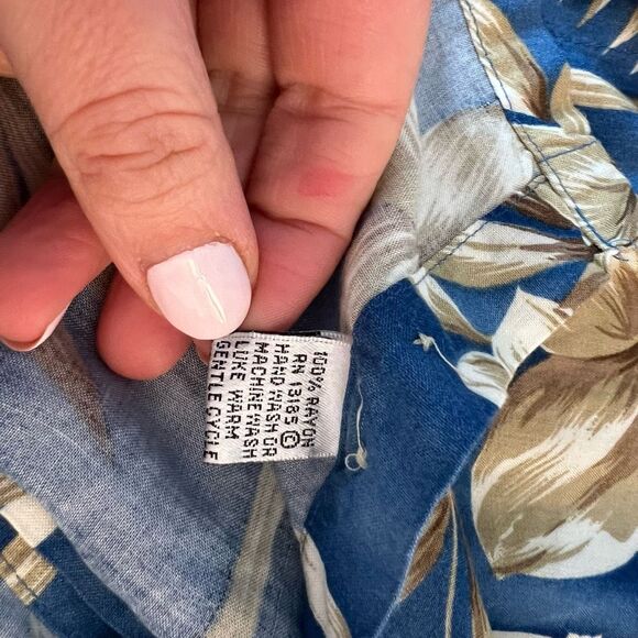 Pierre Cardin Blue Collared Short Sleeve Button Up Hawaiian Shirt Size Large - Picture 5 of 7